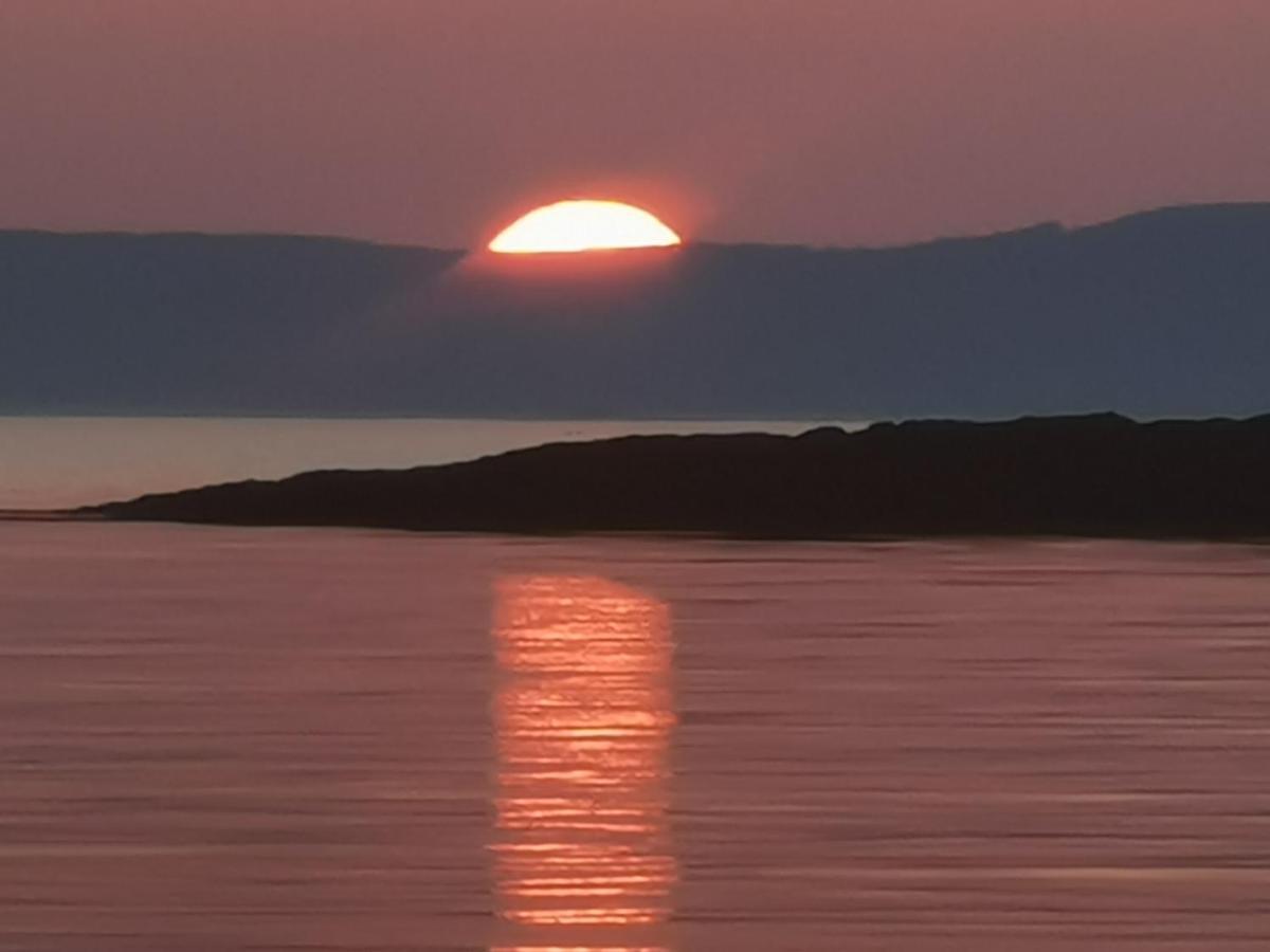 Oban Youth Hostel מראה חיצוני תמונה Sunset over the Gulf of Riga