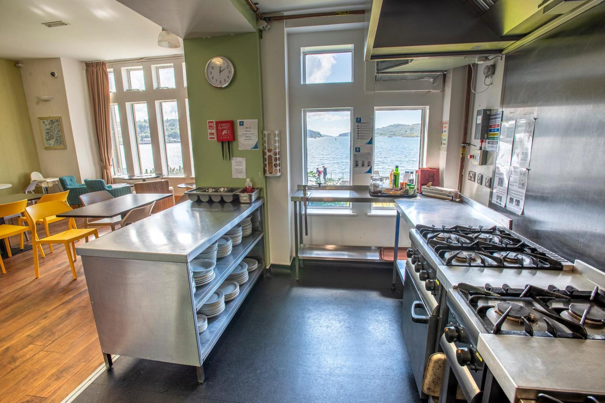 Oban Youth Hostel מראה חיצוני תמונה The kitchen at the hostel