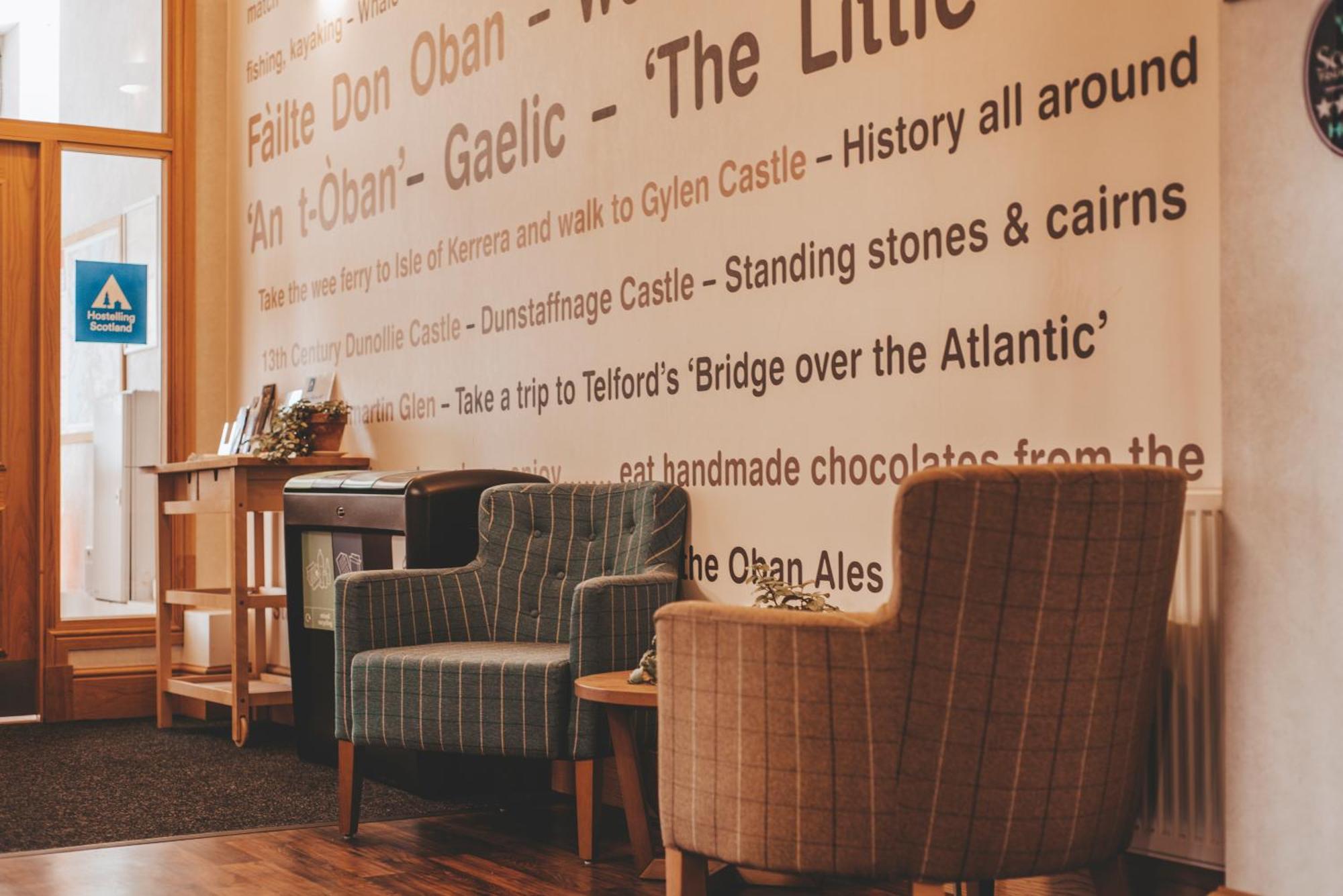 Oban Youth Hostel מראה חיצוני תמונה Interior of the visitor centre