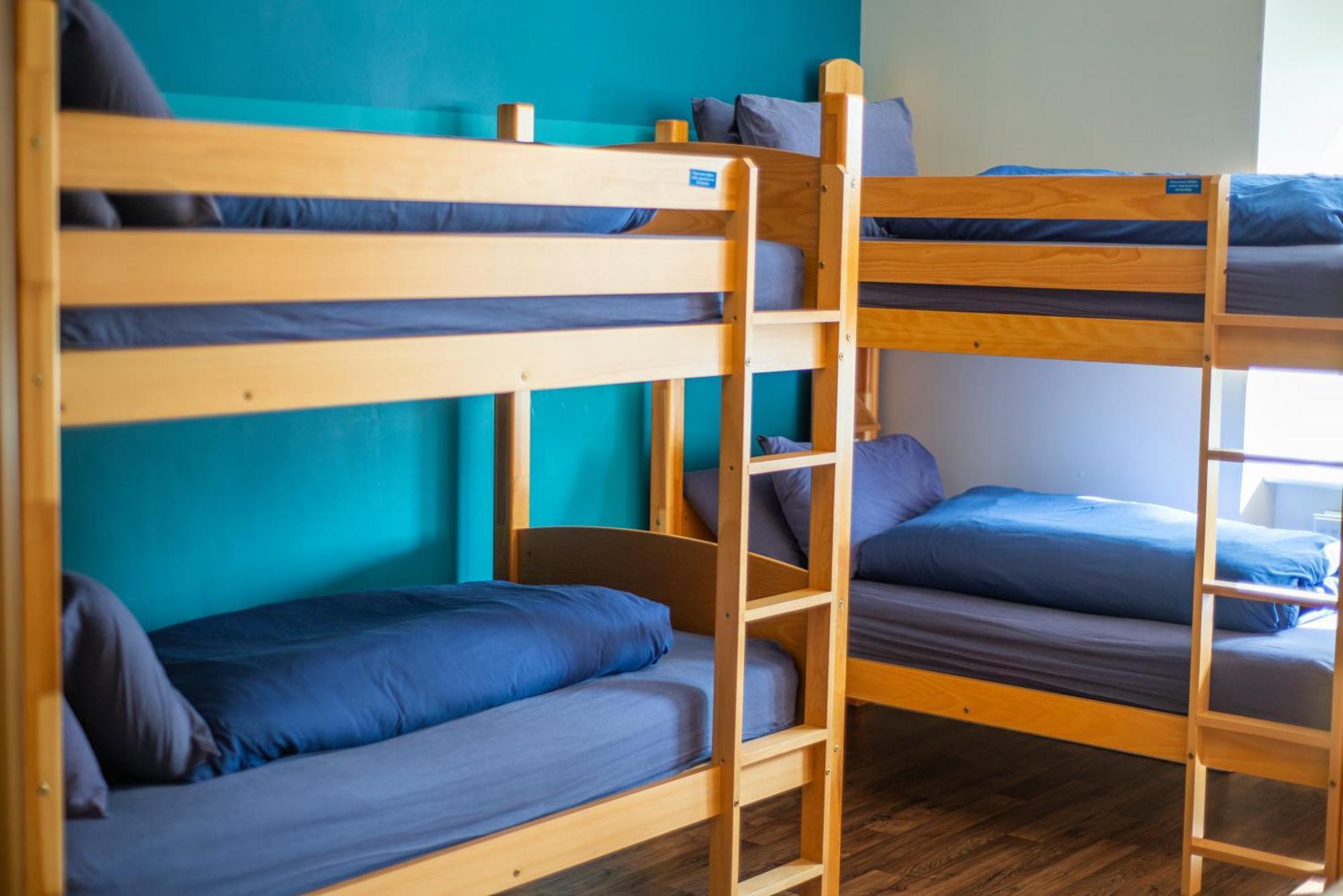 Oban Youth Hostel מראה חיצוני תמונה Bunk beds in a hostel