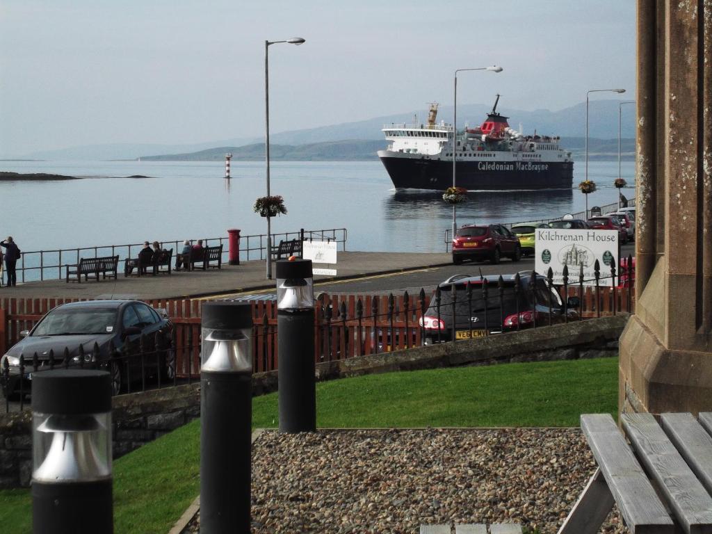 Oban Youth Hostel מראה חיצוני תמונה The MV Caledonian MacBrayne at Largs